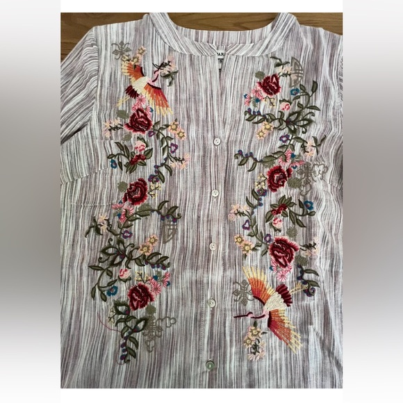 Paparazzi Small embroidered Floral Tunic Button Down Top Striped NWOT - Picture 2 of 10